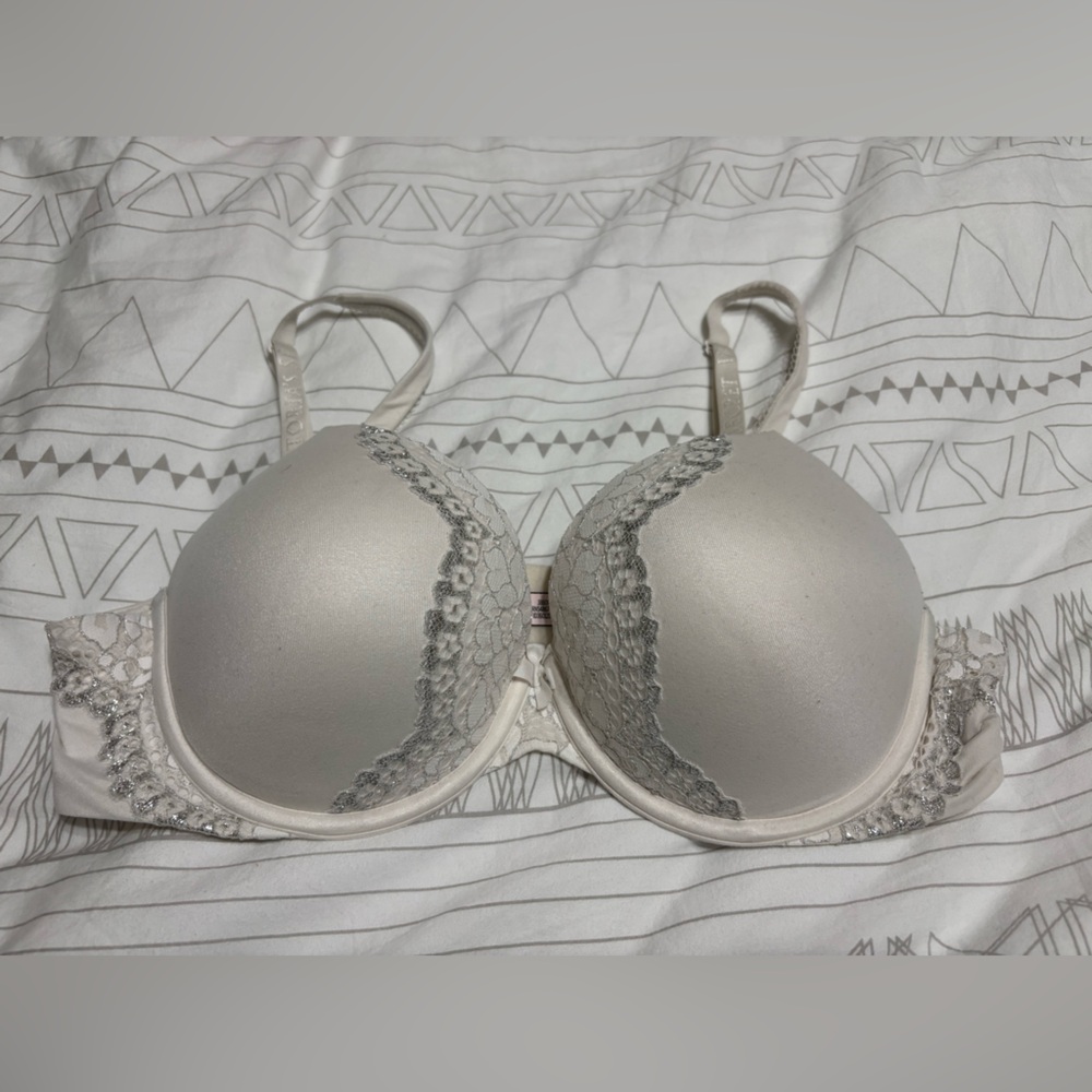 Victorias Secret Body by Victoria Bra